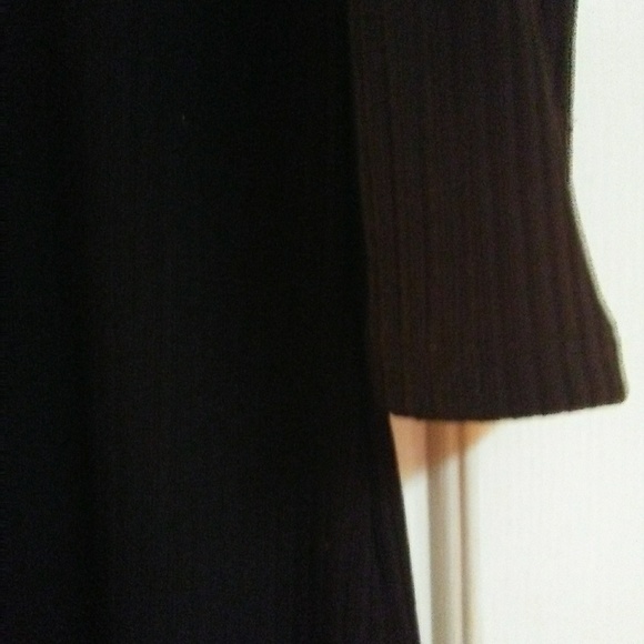 Forever 21 Ribbed Bodycon Cold Shoulder Dress - Picture 6 of 6